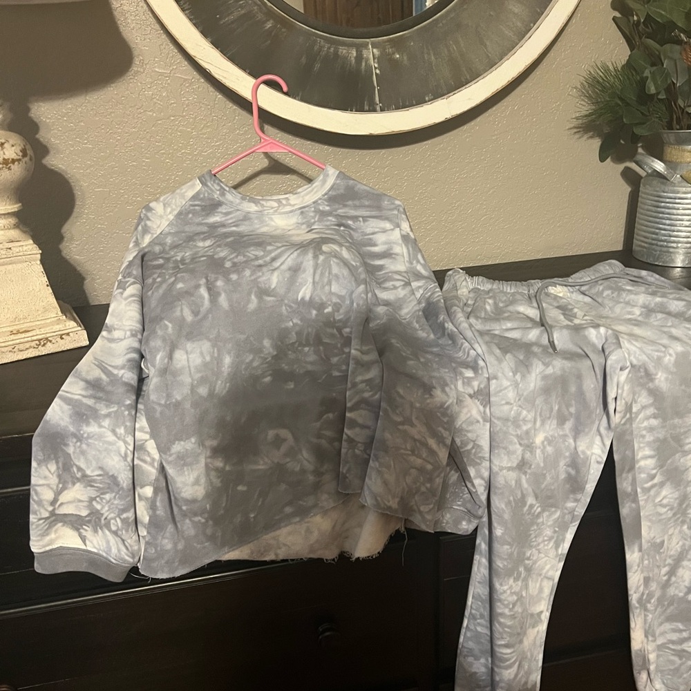 Buddy love sweatsuit NWT size small